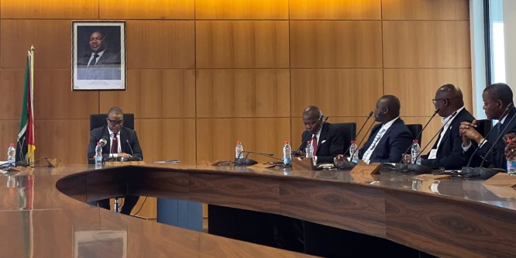 Moçambique avança com reformas fiscais