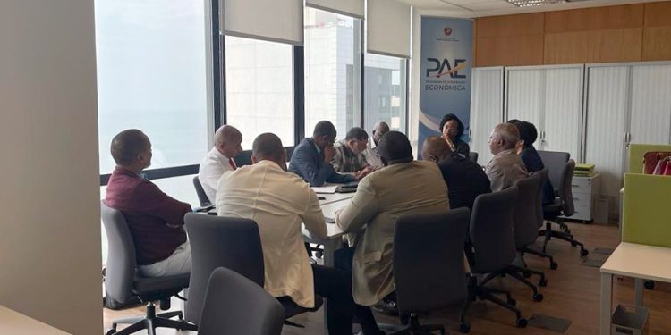 MIC e MOPHR discutem fomento a habitação e dinamização da indústria de materiais de construção