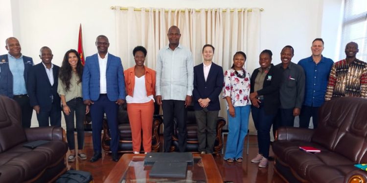 Equipa do PAE em Inhambane para apresentação do Projecto de Acesso a Financiamento e Oportunidades Económicas