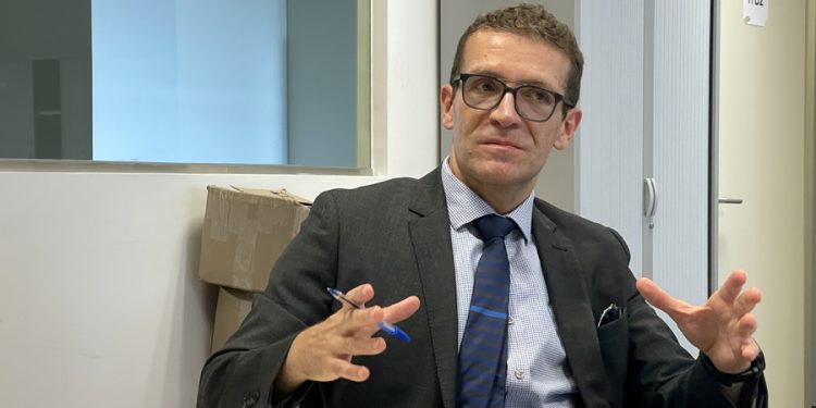 Equipe do PAE reune-sem com representante da Embaixada do Brasil sobre biocombustiveis