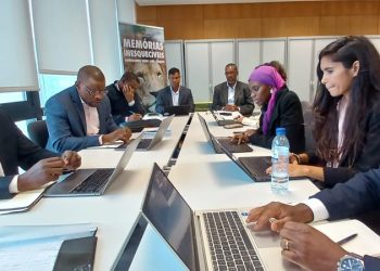 Equipe multidisciplinar reune-se para discutir medidas 7 e 15