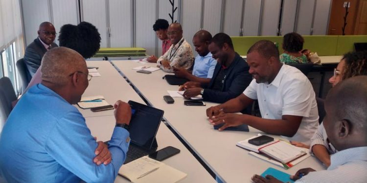Equipe do PAE trabalha na implementação de soluções digitais