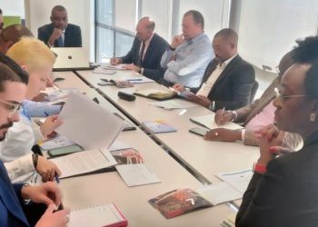 FFH e membros do PAE discutem infraestruturação das terras com o sector privado