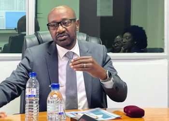 Ministro do Transporte e Comunicações reune-se com o PAE