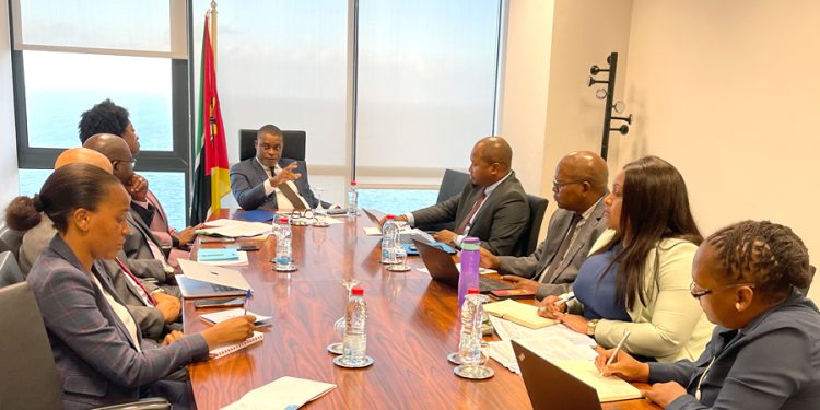 Ministro da Economia e Finanças discute aspectos técnicos da implementação da medida 6