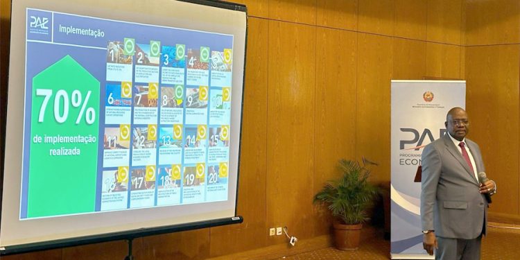 Equipa do PAE realiza reunião de balanço avaliando o progresso das 20 medidas