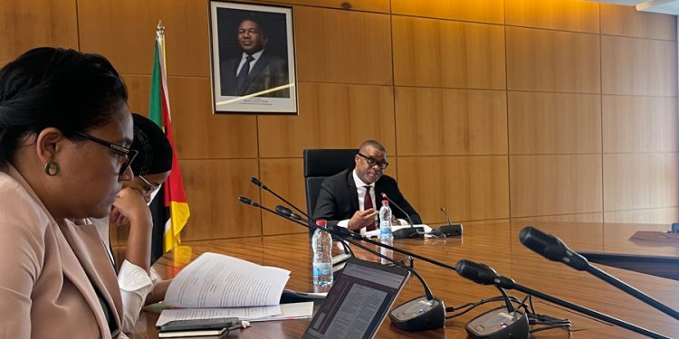 Ministro da Economia e Finanças discute implementação do fundo soberano